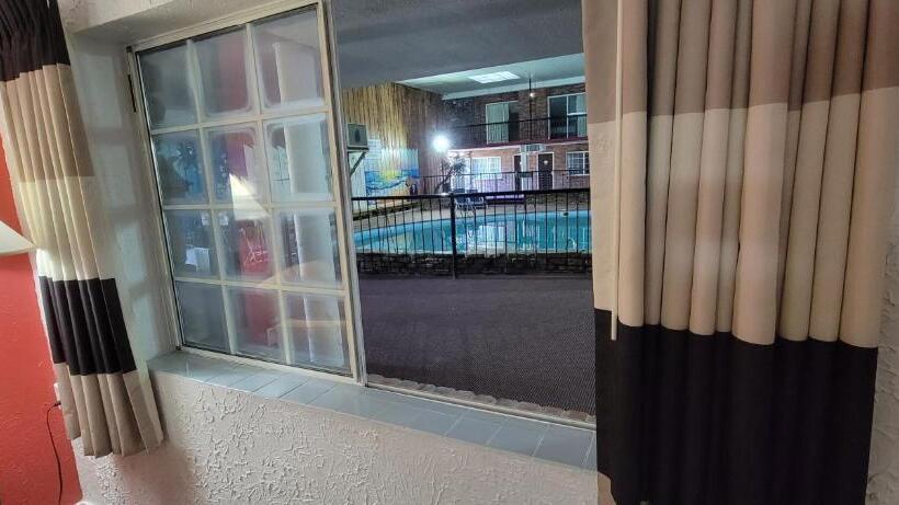 فندق Ramada By Wyndham Mountain Home