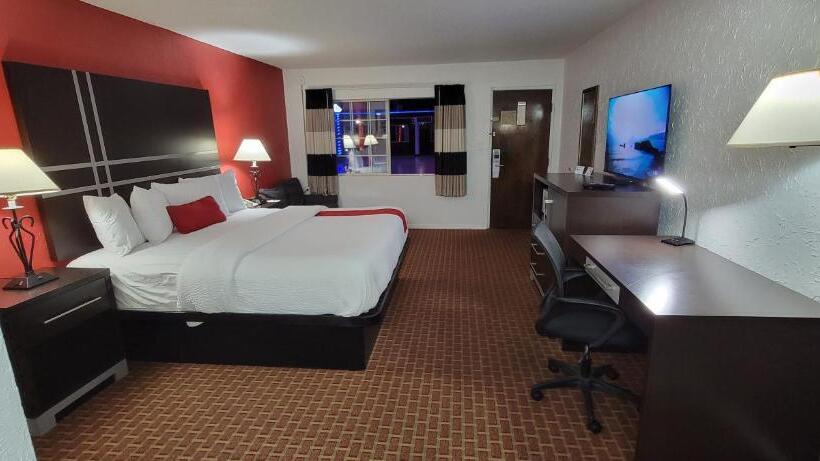 فندق Ramada By Wyndham Mountain Home