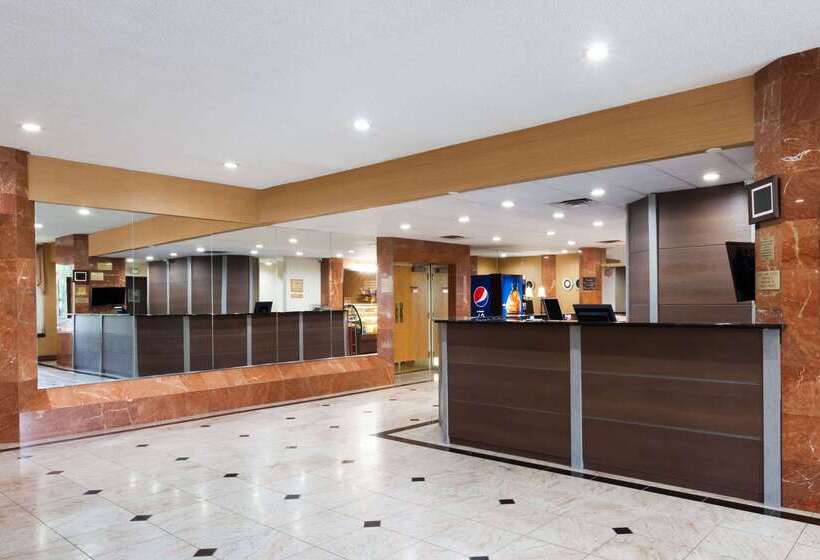 Отель Ramada By Wyndham Newburgh/west Point