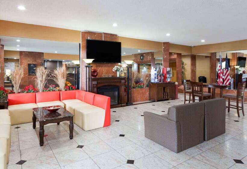 Отель Ramada By Wyndham Newburgh/west Point