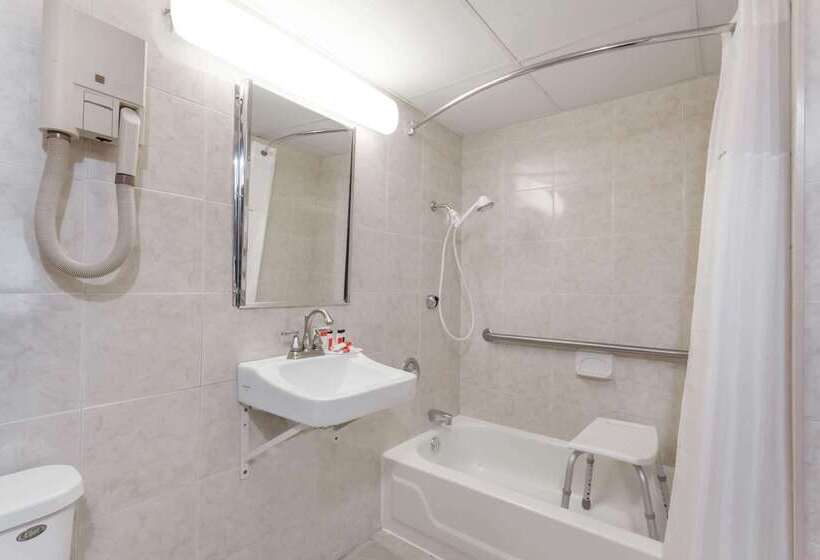 فندق Ramada By Wyndham Newburgh/west Point