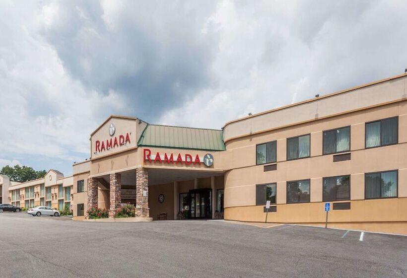 Отель Ramada By Wyndham Newburgh/west Point