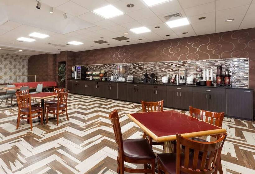 فندق Ramada By Wyndham Newburgh/west Point