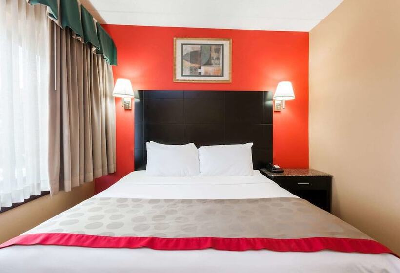 Отель Ramada By Wyndham Newburgh/west Point