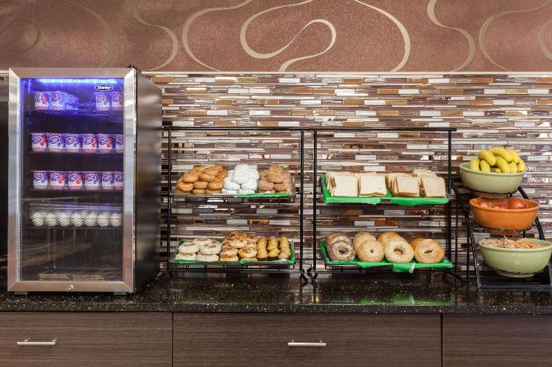 Отель Ramada By Wyndham Newburgh/west Point