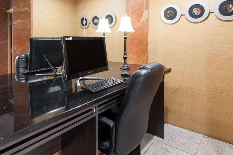 فندق Ramada By Wyndham Newburgh/west Point