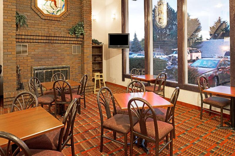 فندق Ramada By Wyndham Spokane Valley