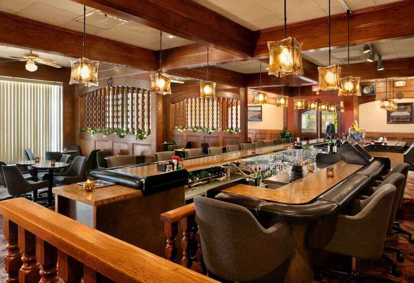 Отель Ramada By Wyndham Washington