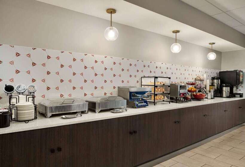 호텔 Ramada By Wyndham Allentown Bethlehem