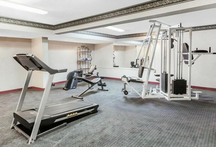 فندق Ramada Clinton