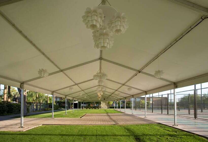 هتل Ramada By Wyndham Tucson