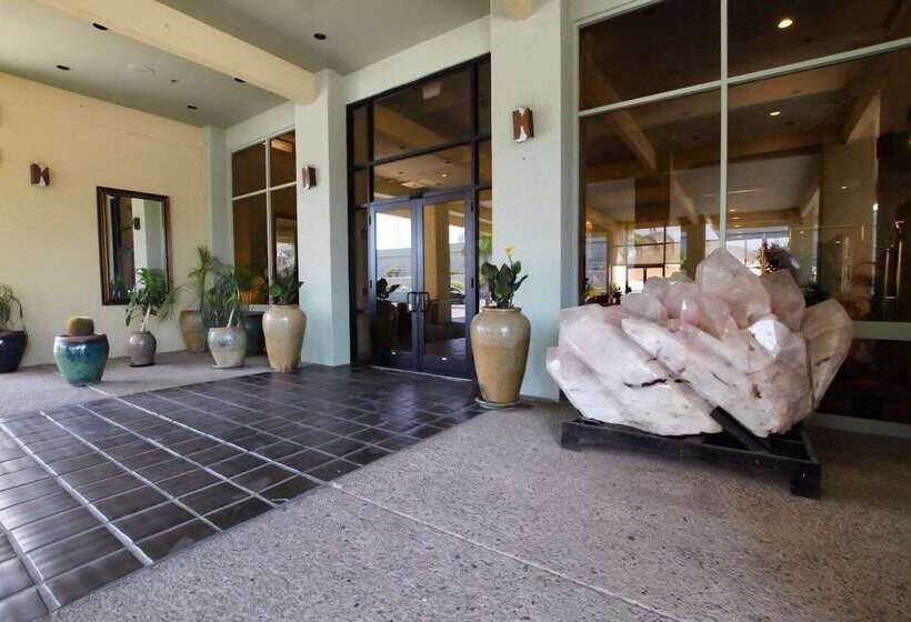 هتل Ramada By Wyndham Tucson