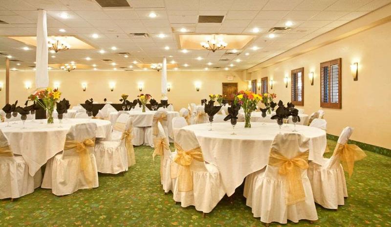 هتل Ramada By Wyndham Tucson