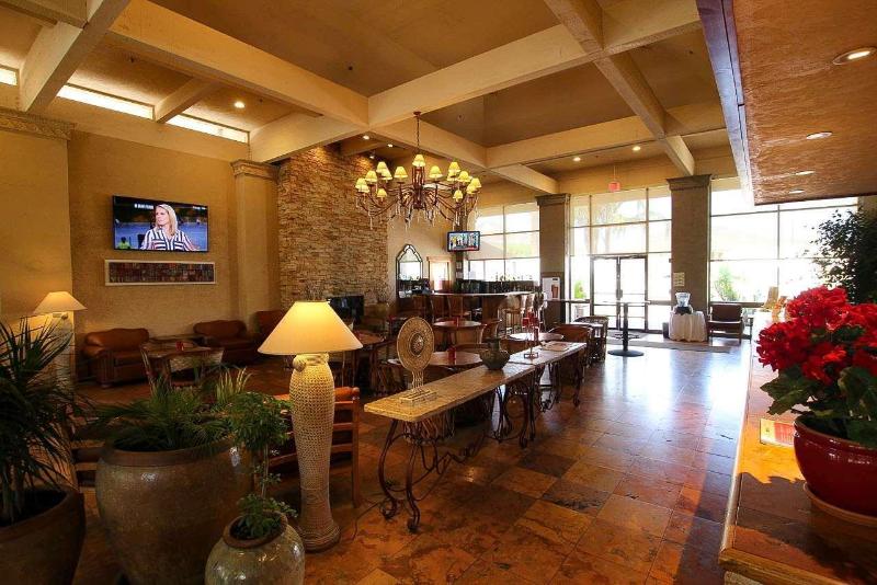 هتل Ramada By Wyndham Tucson