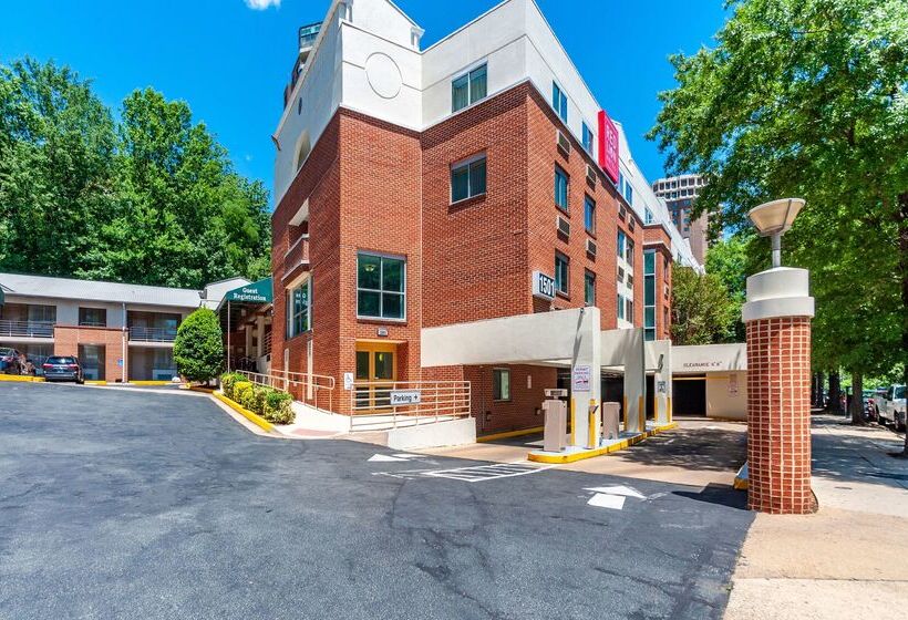 Red Lion Hotel Rosslyn Iwo Jima