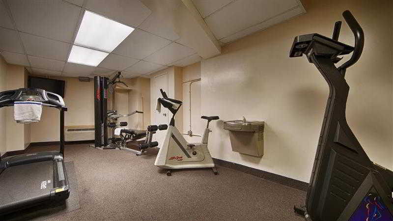 Red Lion Hotel Rosslyn Iwo Jima