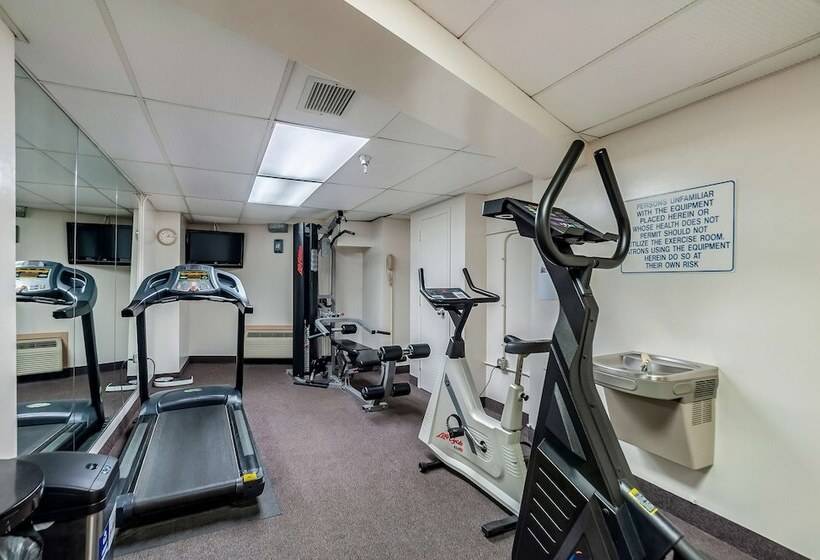 Red Lion Hotel Rosslyn Iwo Jima