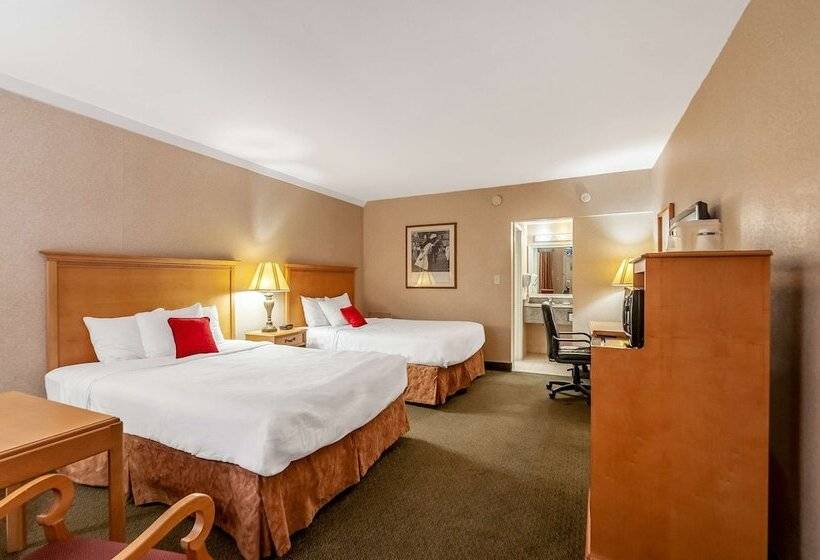 Red Lion Hotel Rosslyn Iwo Jima