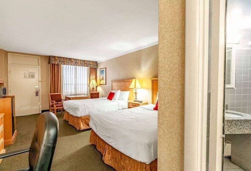 Red Lion Hotel Rosslyn Iwo Jima