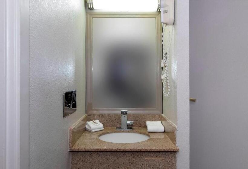 فندق Red Roof Inn Petersburg  Fort Lee