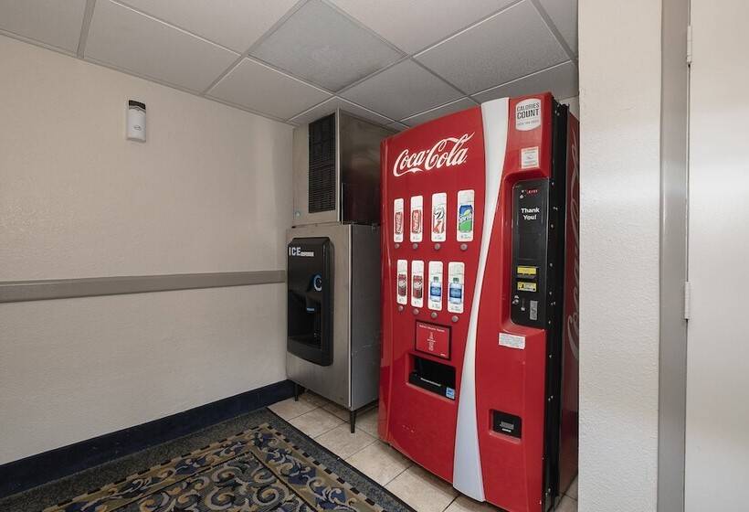 هتل Red Roof Inn & Suites Macon