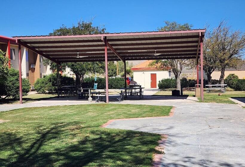 בית מלון כפרי Red Roof Inn Van Horn