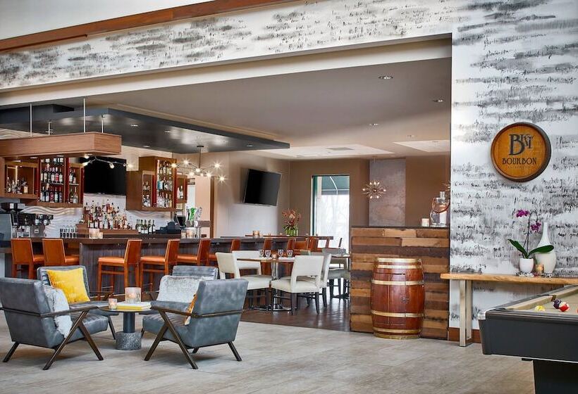 هتل Renaissance Chicago Glenview Suites