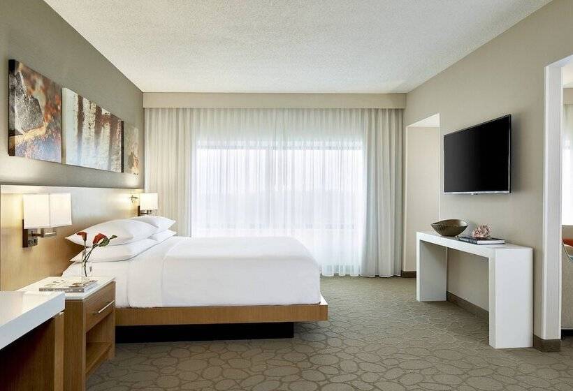 هتل Renaissance Chicago Glenview Suites
