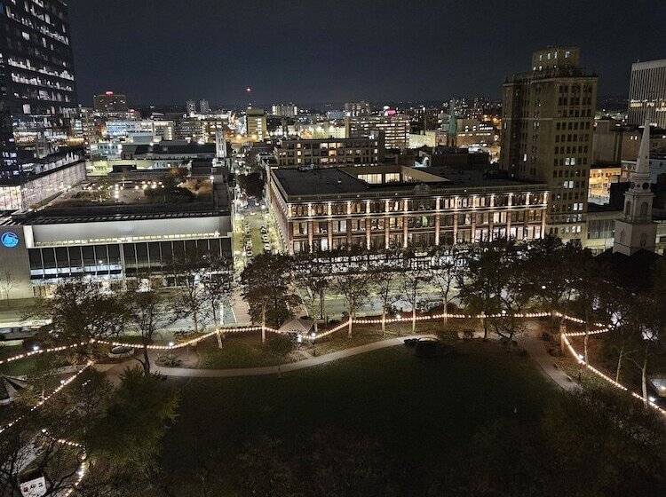 ホテル Robert Treat