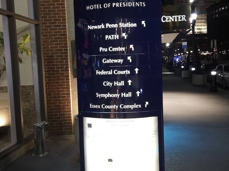 ホテル Robert Treat