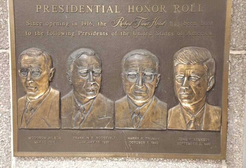 ホテル Robert Treat