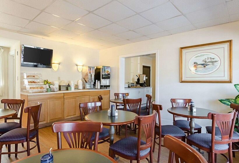 בית מלון כפרי Rodeway Inn Historic