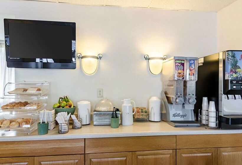 בית מלון כפרי Rodeway Inn Historic