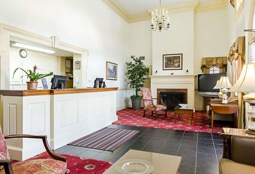 هتل Rodeway Inn Historic