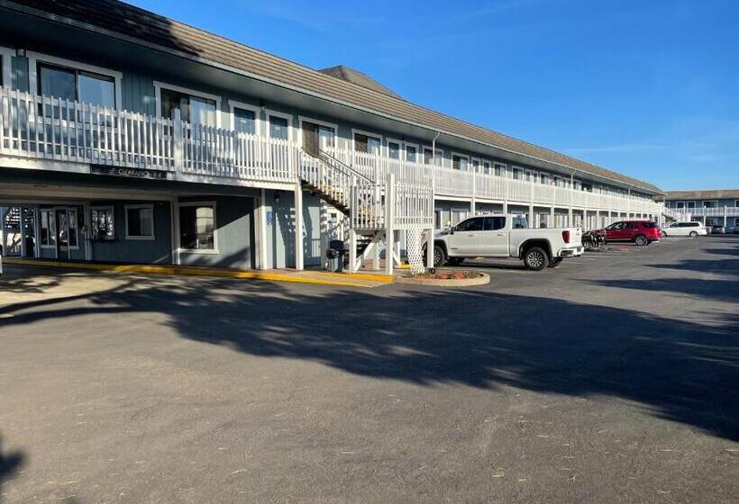 فندق Seabird Lodge Fort Bragg