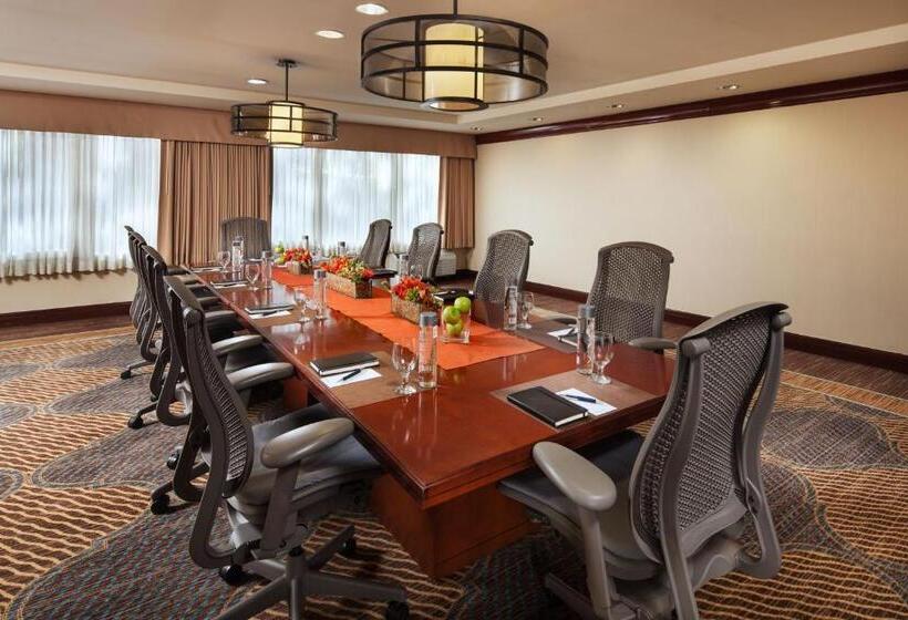 ホテル Sheraton Agoura Hills