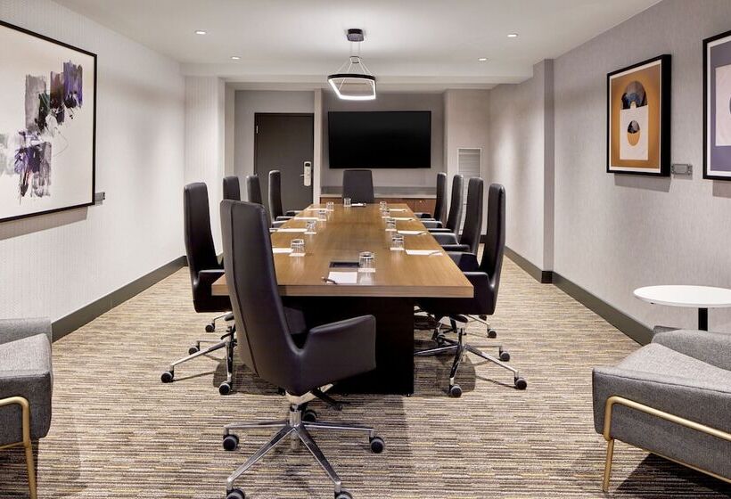 酒店 Sheraton Detroit Metro Airport