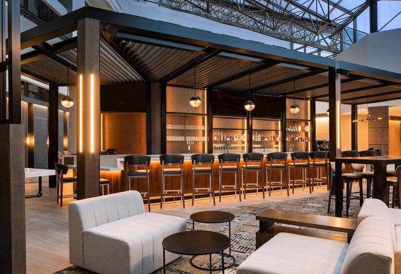 酒店 Sheraton Detroit Metro Airport