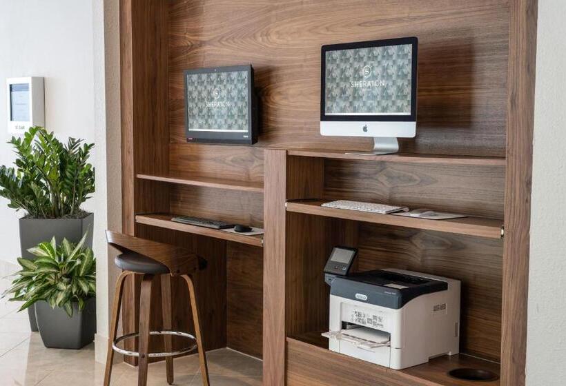 فندق Sheraton Detroit Novi