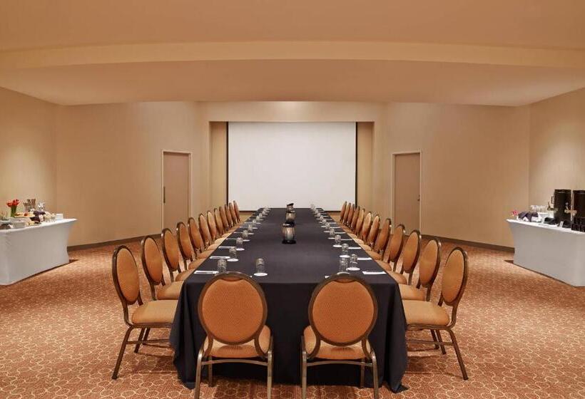 فندق Sheraton Detroit Novi