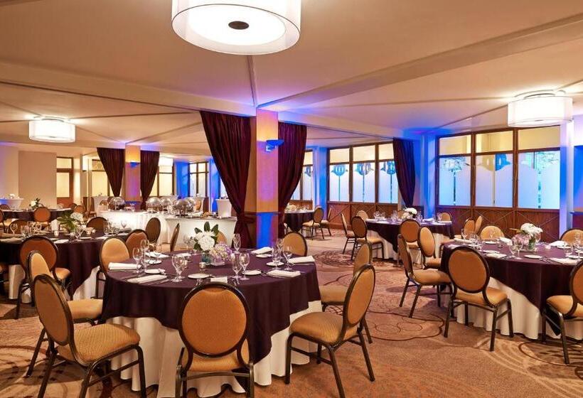 فندق Sheraton Detroit Novi