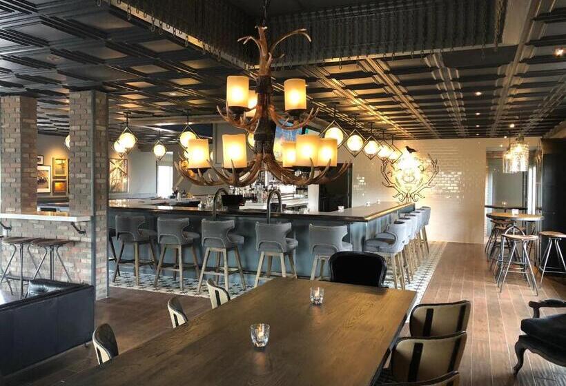 فندق Sideways Inn