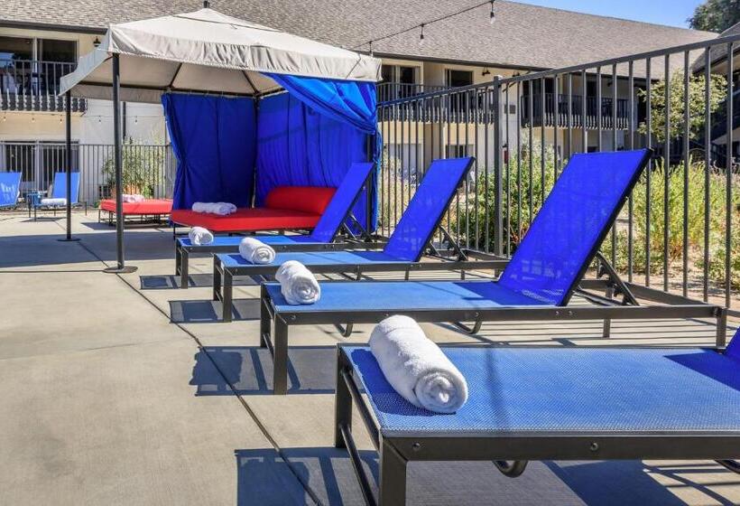 ホテル Sideways Inn