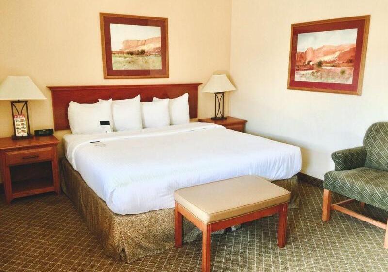 فندق Clarion Inn