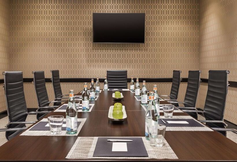 هتل The Admiral, Downtown Historic District