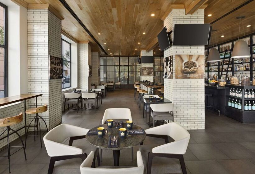 호텔 The Admiral, Downtown Historic District