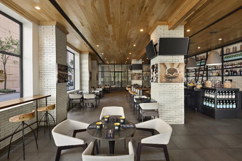 هتل The Admiral, Downtown Historic District