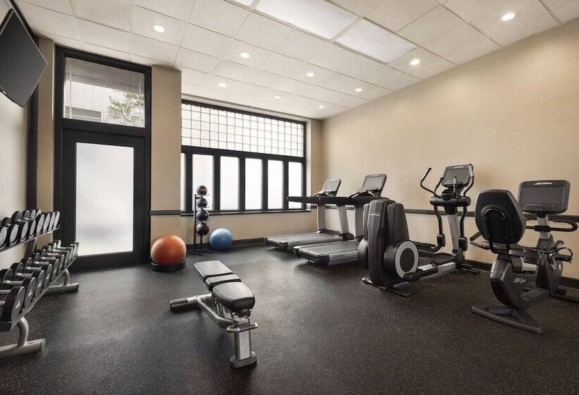 هتل The Admiral, Downtown Historic District