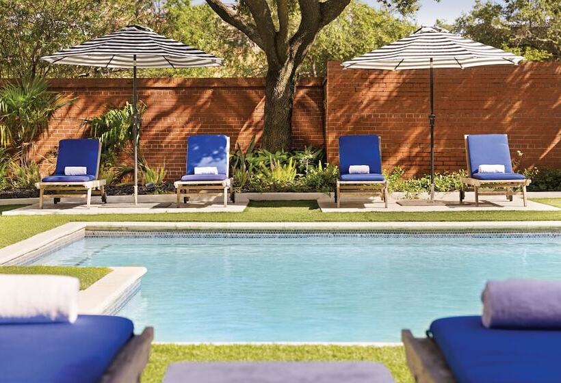 هتل The Admiral, Downtown Historic District