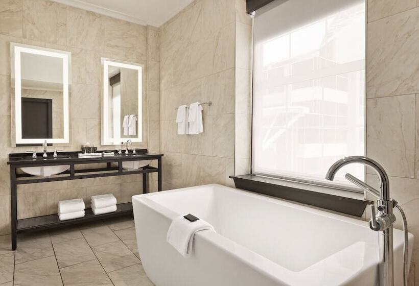 호텔 The Admiral, Downtown Historic District